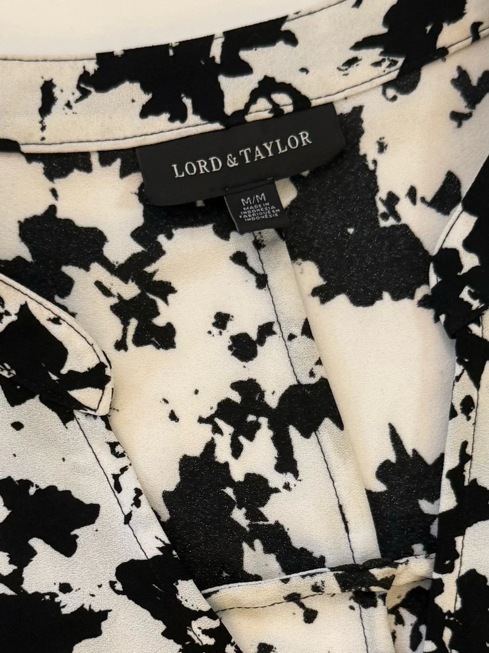 Lord & Taylor Black & White Abstract Splatter Batwing Blouse Size M - Picture 3 of 6